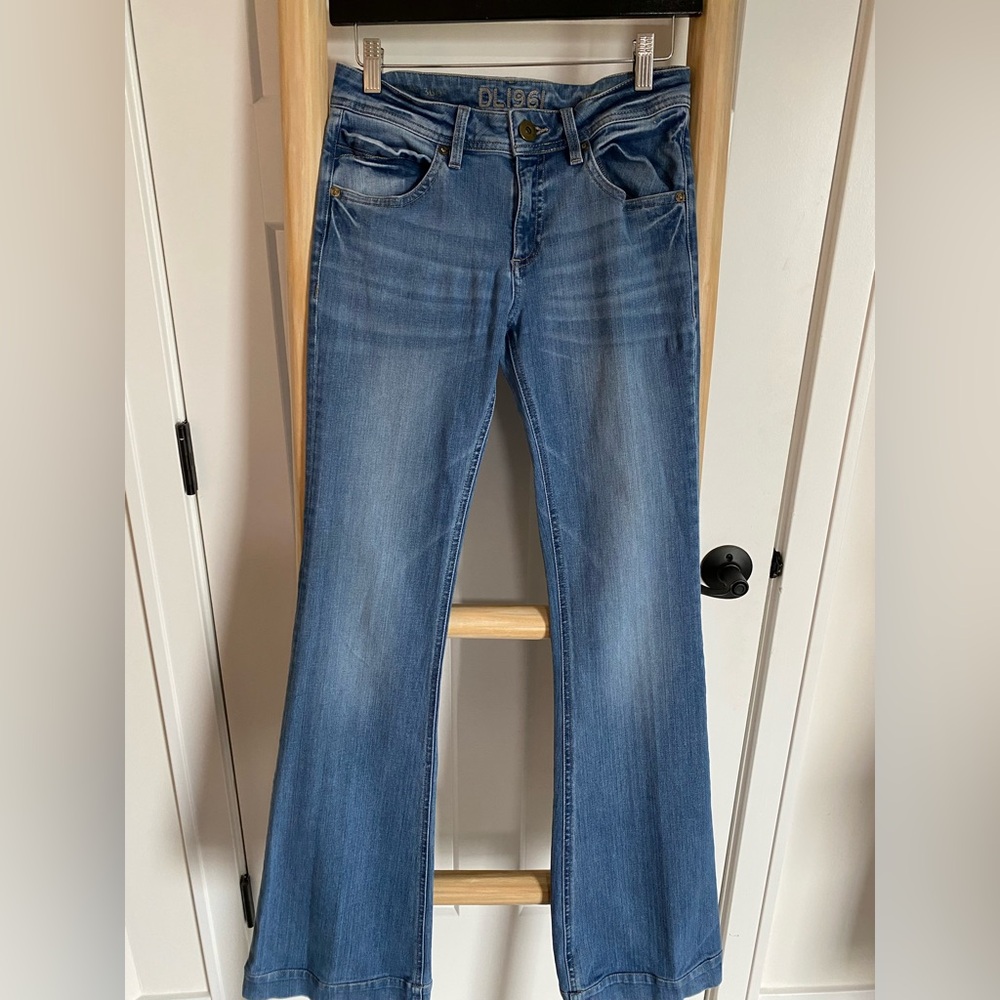 DL1961 Joy High Rise Flare Jean Size 27